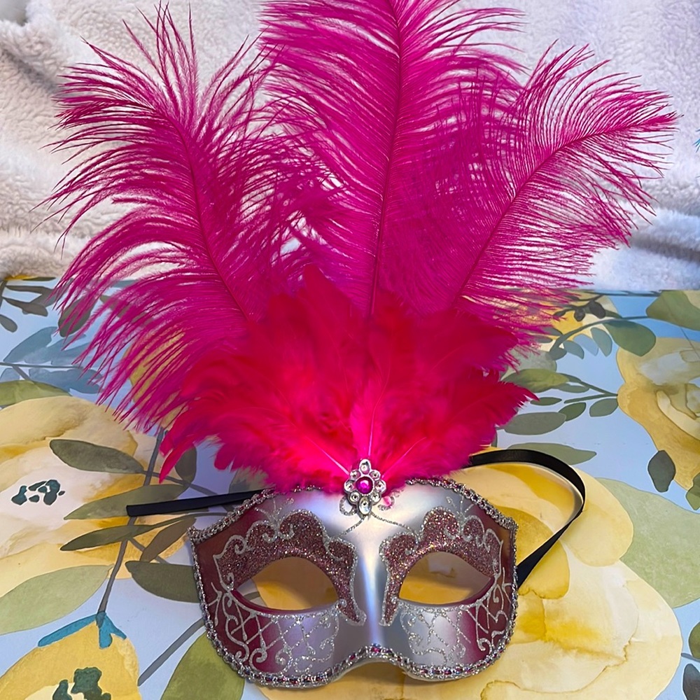 🔥SALE Mardi Gras Mask with Feathers | Pink | Masquerade